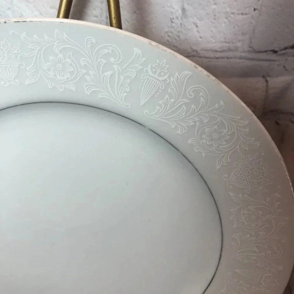 Crown Victoria fine china vintage dinnerware lovelace - Picture 2 of 6